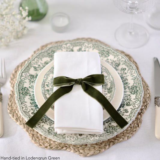 Velvet bow place setting "Hand-tied"